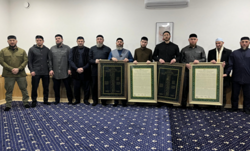 В ЧР два хафиза сдали наизусть 10 кыраатов перед сирийским шейхом