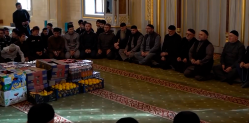 В ЦЕНТРАЛЬНОЙ МЕЧЕТИ «СЕРДЦЕ ЧЕЧНИ» ПРОЧИТАЛИ МОВЛИД ЗА ЗАЩИТНИКОВ ОТЕЧЕСТВА, УЧАСТВУЮЩИХ В СПЕЦИАЛЬНОЙ ВОЕННОЙ ОПЕРАЦИИ