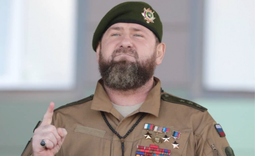 РАМЗАН-ХАДЖИ КАДЫРОВ ПОЗДРАВИЛ ЖИТЕЛЕЙ РОССИИ С ДНЁМ ПОБЕДЫ!
