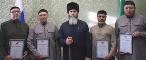 БОГОСЛОВЫ ИЗ ЛУГАНСКОЙ НАРОДНОЙ РЕСПУБЛИКИ ПРОШЛИ ОБУЧЕНИЕ В МЕДРЕСЕ «ДАРУЛЬ-ХАДИС» В ГРОЗНОМ
