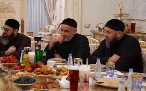 Рамзан Кадыров пригласил на ифтар известных религиозных деятелей республики