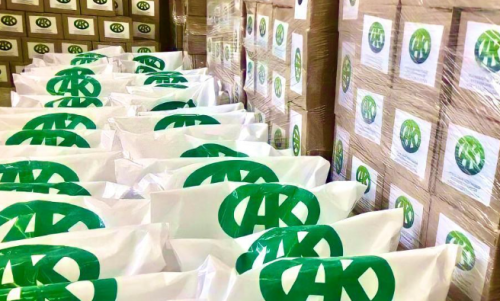 Фонд Кадырова раздал продуктовые наборы нуждающимся семьям республики